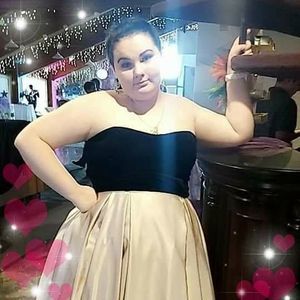 Meet your Posher, Leslie